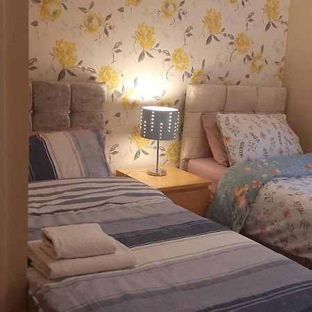 Delightful Home Stay - Double Ensuiteroom. Glasgow Extérieur photo